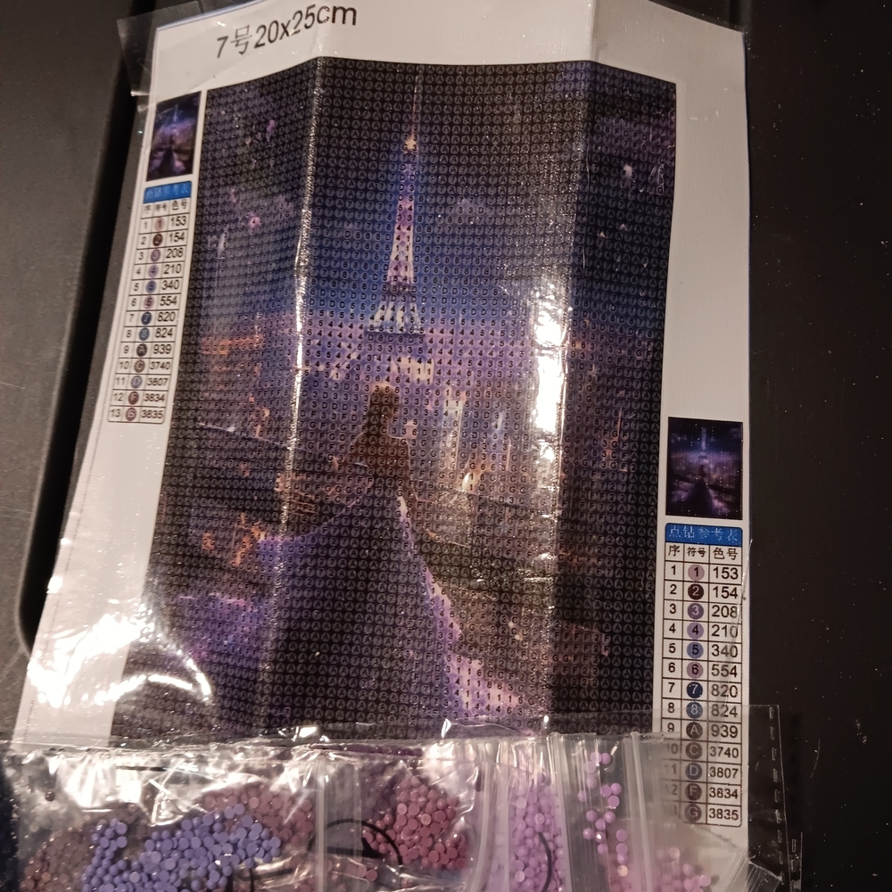 Lady And Eiffel Tower Diamond Painting Kit 20x25